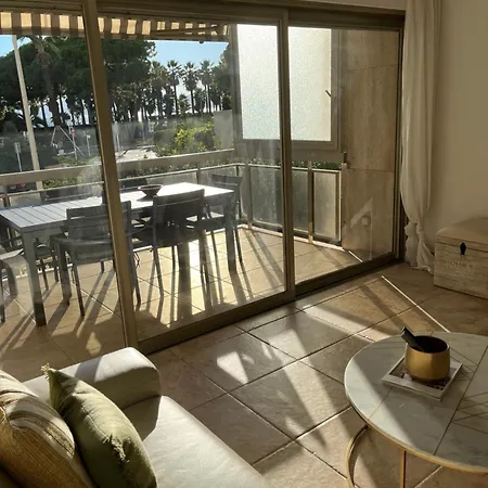 Palm Apartment